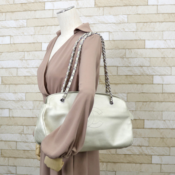 Chanel Chain Shoulder Bag Gold - Picture 1 of 7